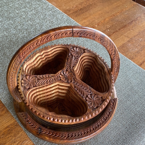 Wooden Centerpiece / Bowl - Picture 3 of 6